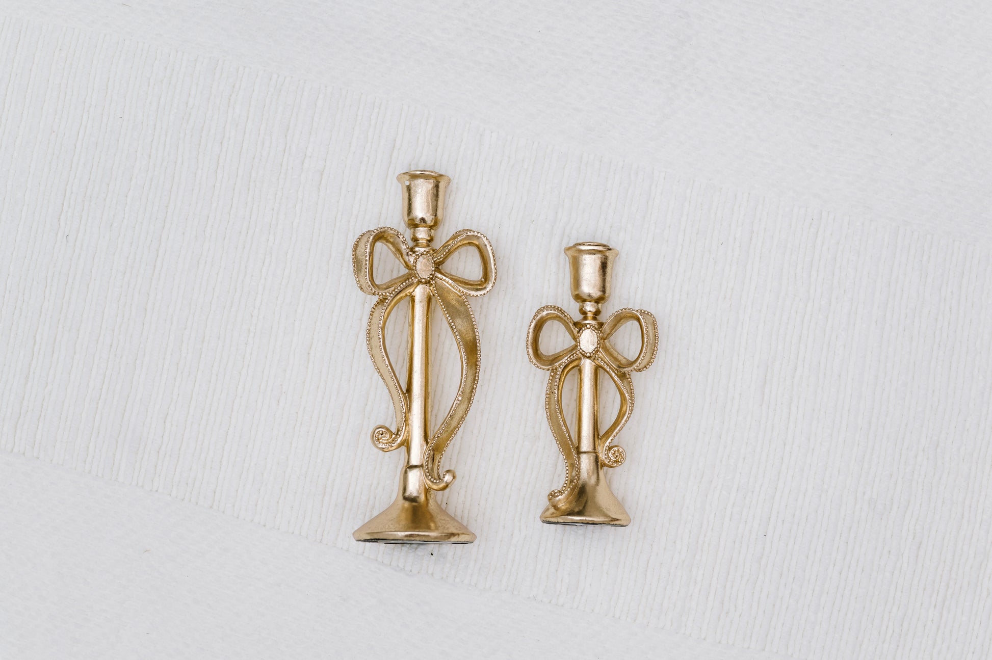 11" Gold Bow Candlestick holder